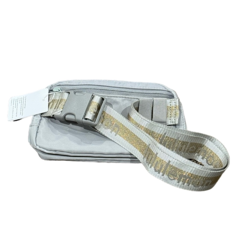 Lululemon 1L Everywhere Belt Bag Word Mark Light Gray/Gold